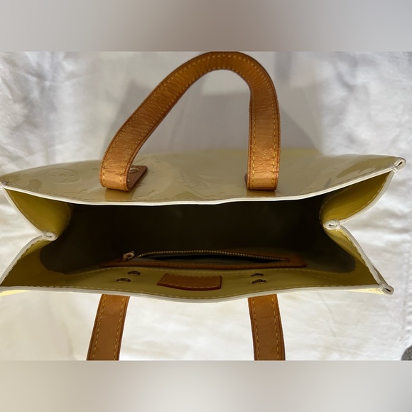 ✨LOUIS VUITTON Monogram Vernis Reade PM Hand Bag✨ - Picture 12 of 12